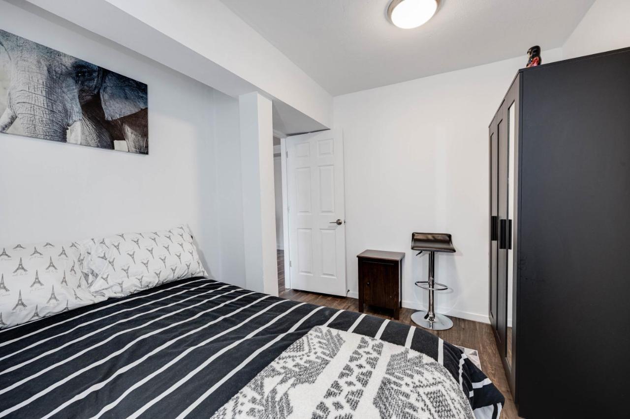 شقة تورونتو  في Bright Parkdale Court - Little Portugal W/ Free Parking المظهر الخارجي الصورة