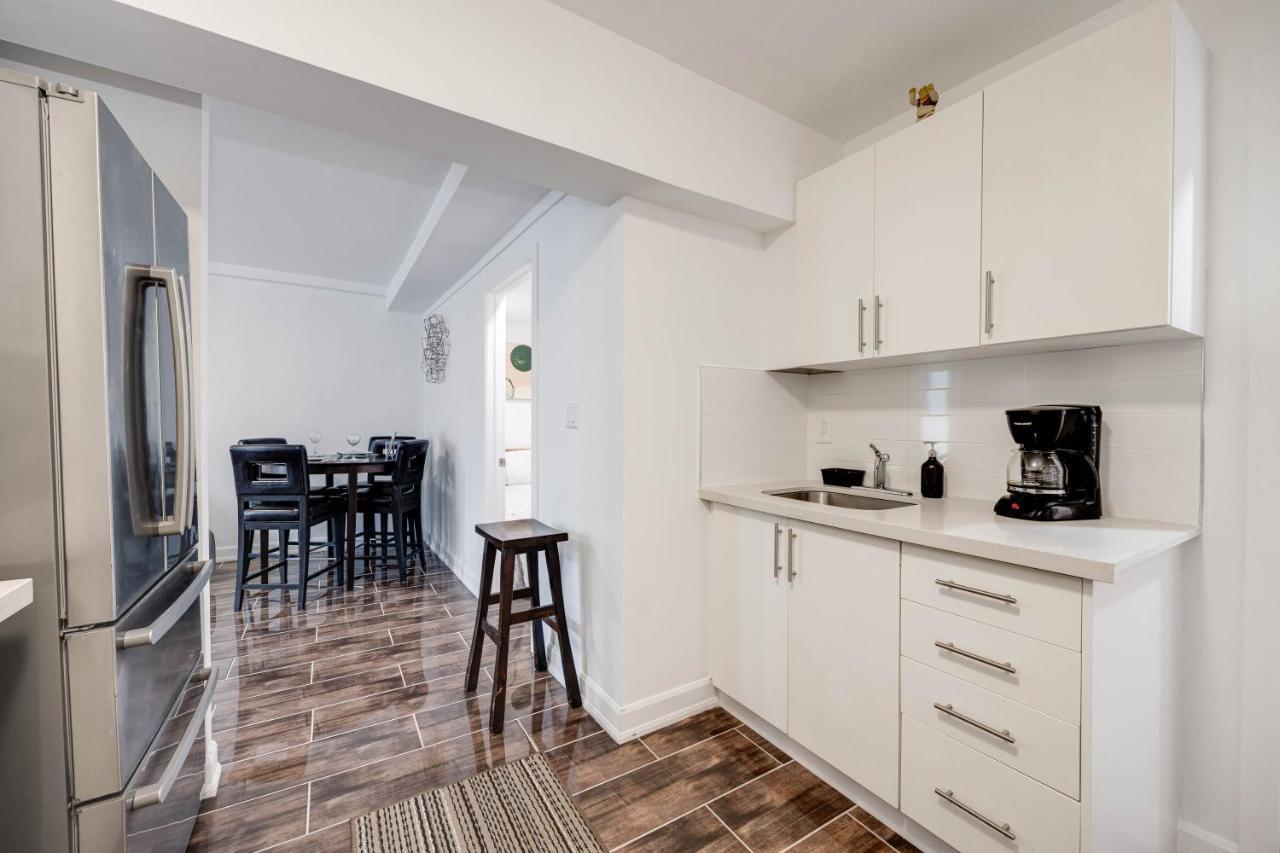 شقة تورونتو  في Bright Parkdale Court - Little Portugal W/ Free Parking المظهر الخارجي الصورة
