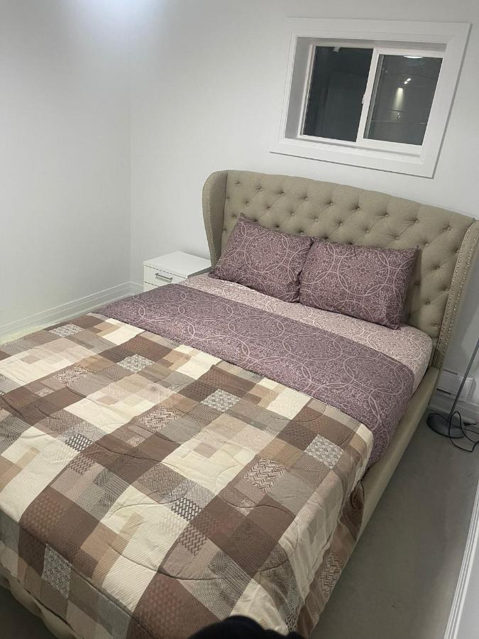 شقة تورونتو  في Bright Parkdale Court - Little Portugal W/ Free Parking المظهر الخارجي الصورة