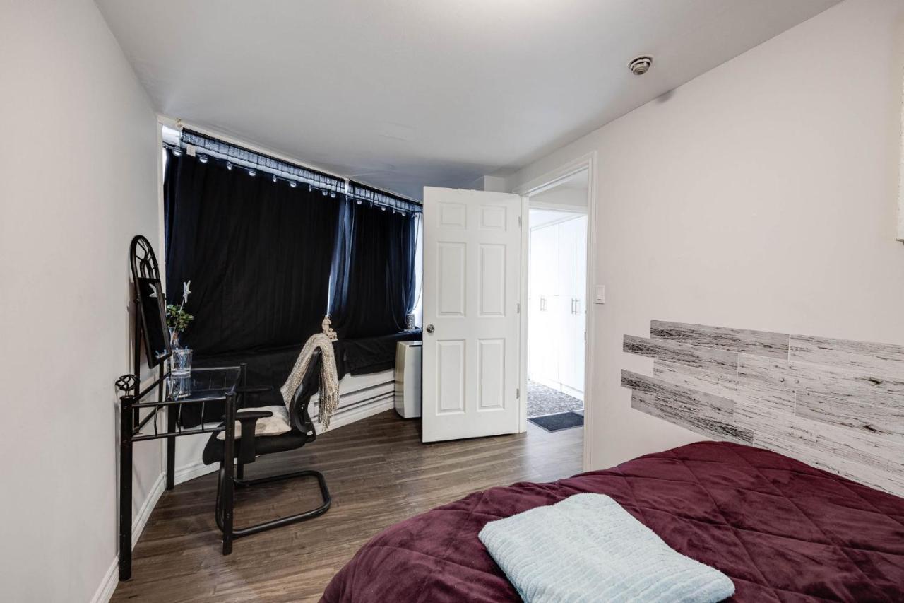 شقة تورونتو  في Bright Parkdale Court - Little Portugal W/ Free Parking المظهر الخارجي الصورة