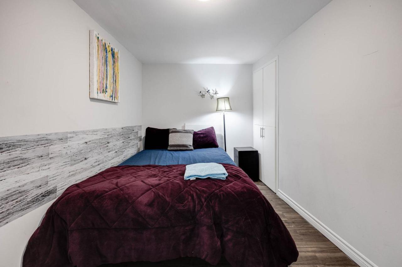 شقة تورونتو  في Bright Parkdale Court - Little Portugal W/ Free Parking المظهر الخارجي الصورة